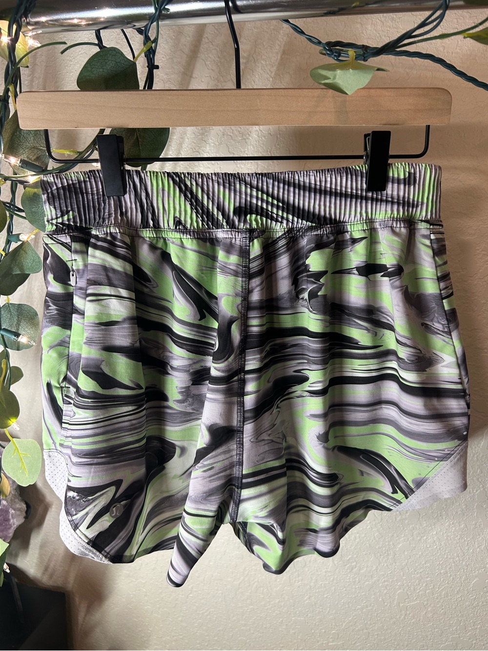 Lululemon Special Edition Hotty Hot HR Shorts